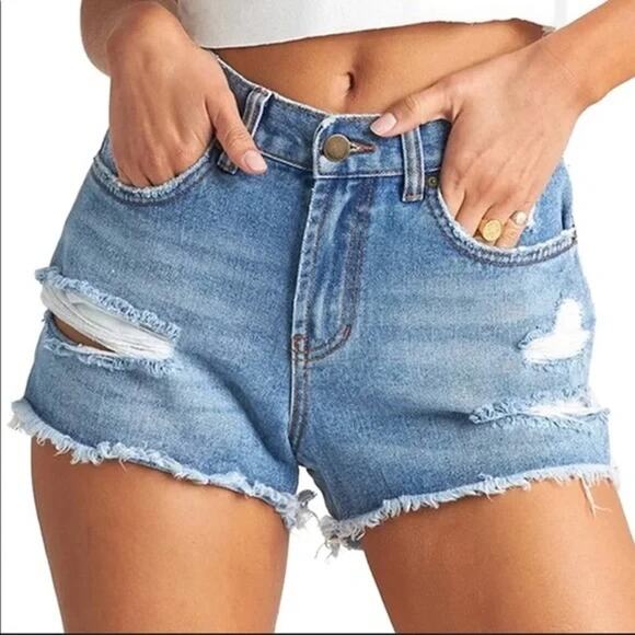 Billabong Drift Away Shorts Size 26 Cheeky Distressed Ripped Raw Hem - Picture 1 of 5
